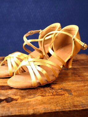 Latin Ballroom Dance Shoes Womens 4.5 EU 35 Tan Satin Strappy 2in Heel w Box